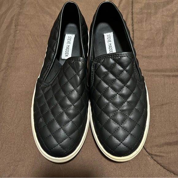 Steve Madden Ecentrcq Black Quilted Leather Upper Slip-On Sneakers. - Picture 2 of 13